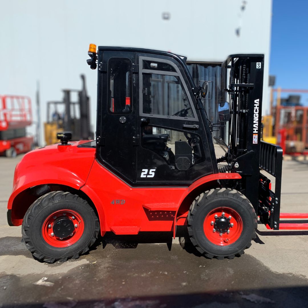 Chariot élévateur à combustion tout terrain - 5000 lb - CPCD25
