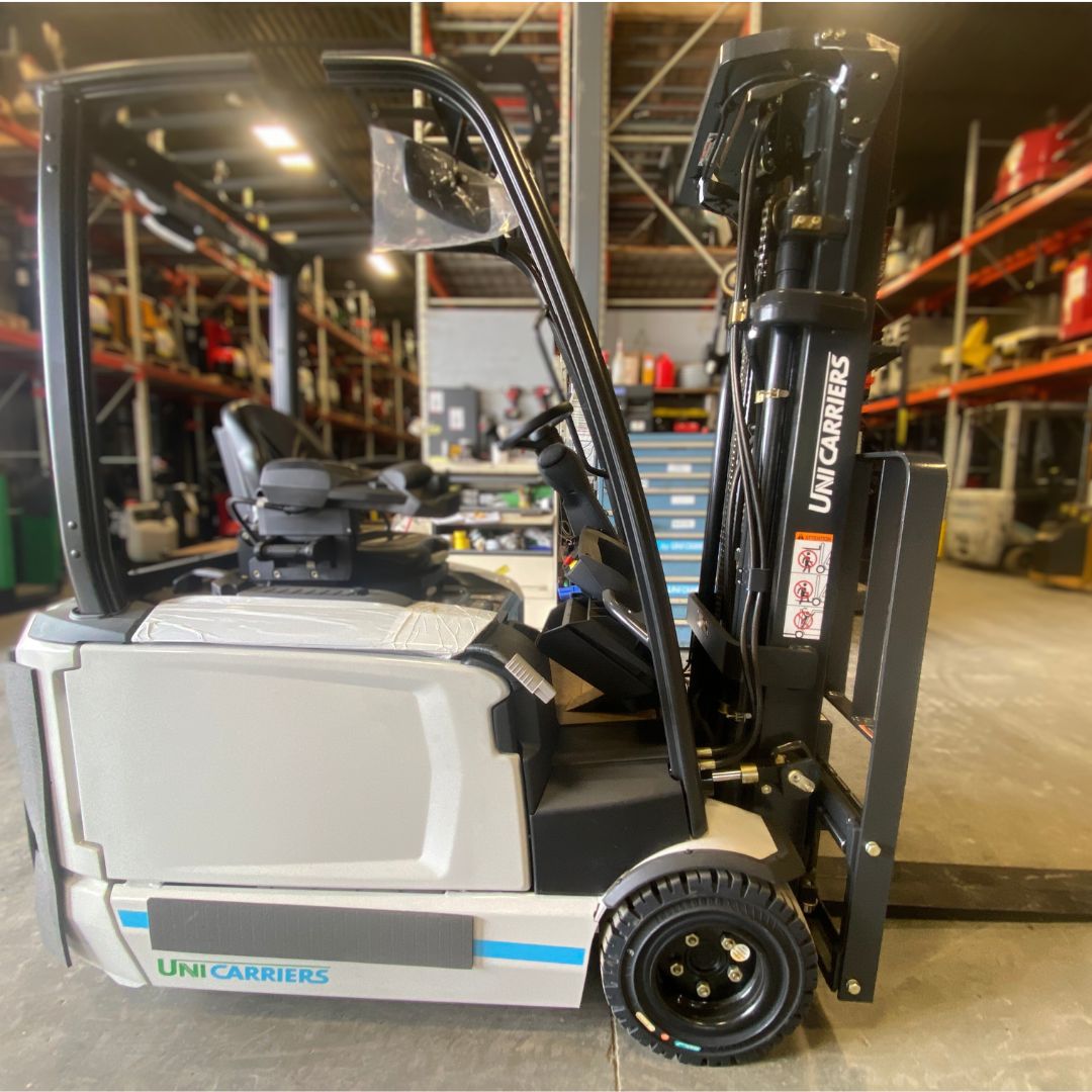 Chariot élévateur à 3 roues électrique à conducteur assis - 4000 lb - MXST20