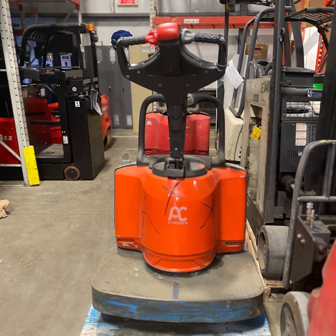 Toyota 6000lbs Pallet Truck - 8HBE30 (1)