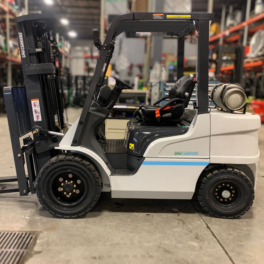 Chariot élévateur à combustion interne avec pneus pneumatiques et tout terrain - 6000 lb - PF60N7