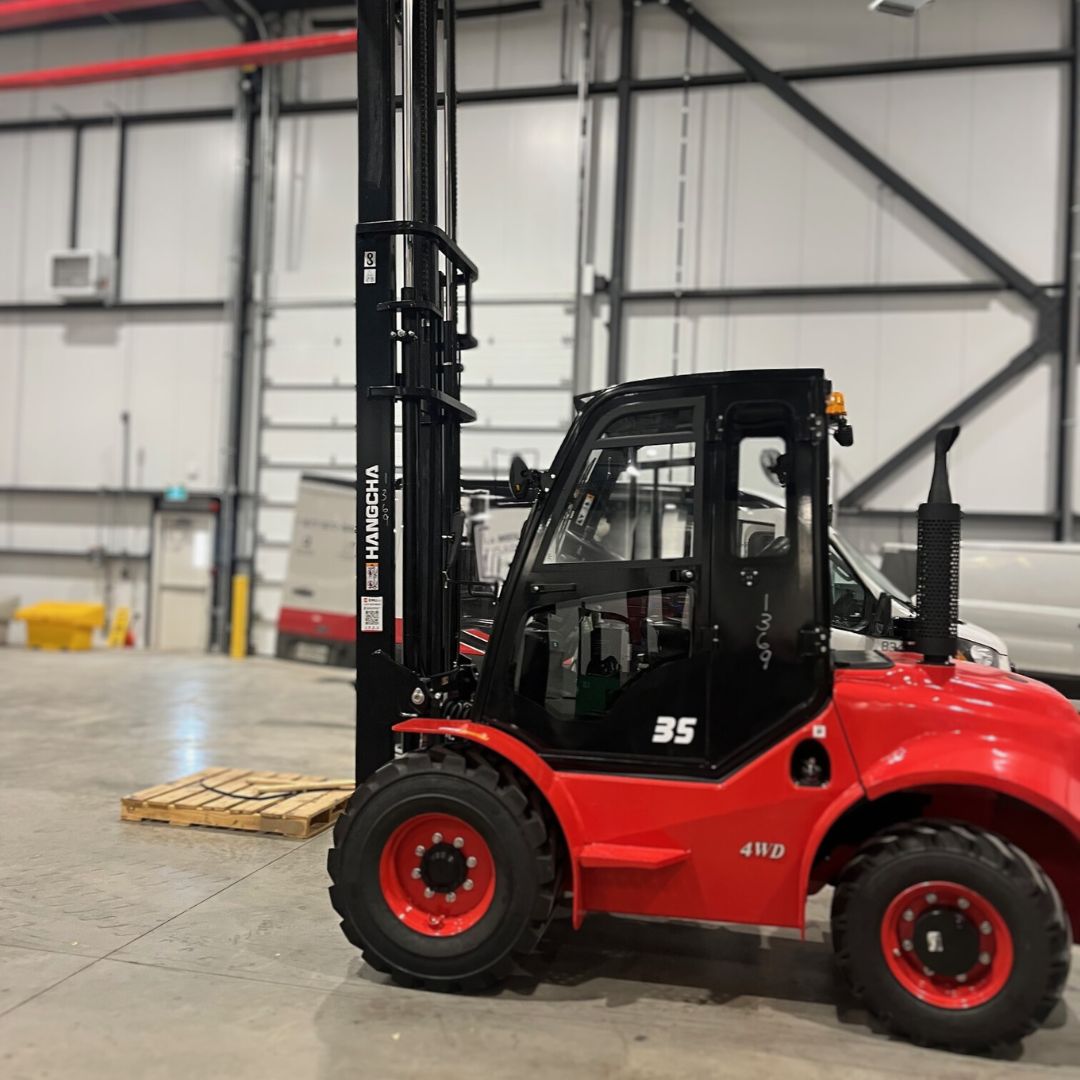Chariot élévateur à combustion tout terrain - 7000 lb - CPCD35