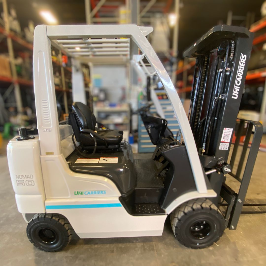 Chariot élévateur Unicarriers 5000lbs - AF50 (1)