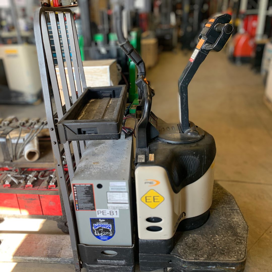 Operator-operated pallet truck - 6000 lb - PE4500