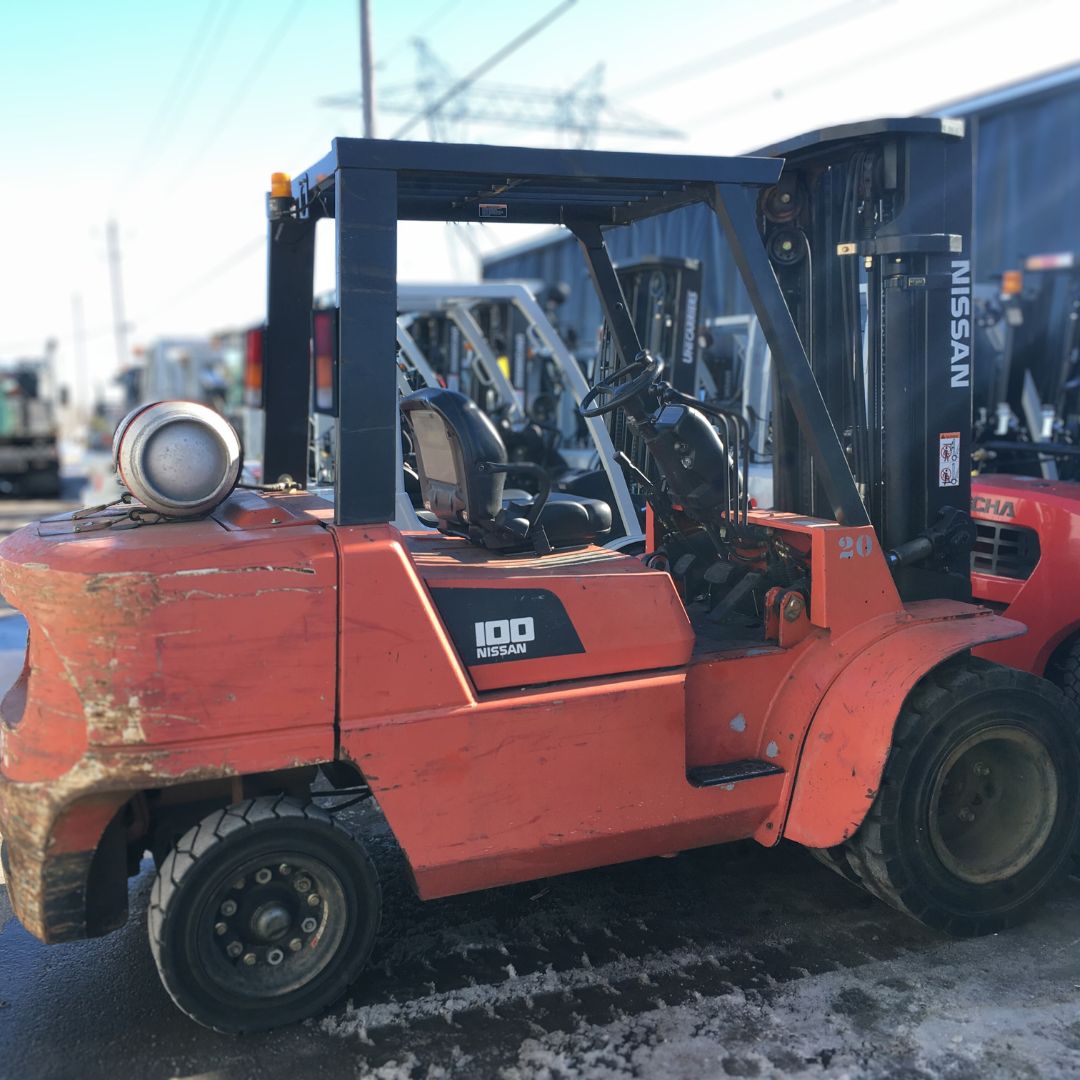 Chariot élévateur Nissan 10000lbs - PF100 (1)