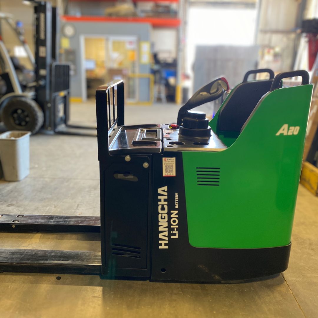 Operator-operated pallet truck - 4500 lb - CBD20