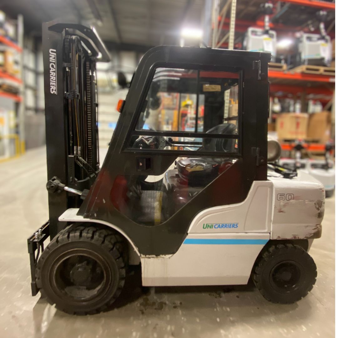 Chariot élévateur à combustion interne avec pneus pneumatiques - 6000 lb - PF60LP