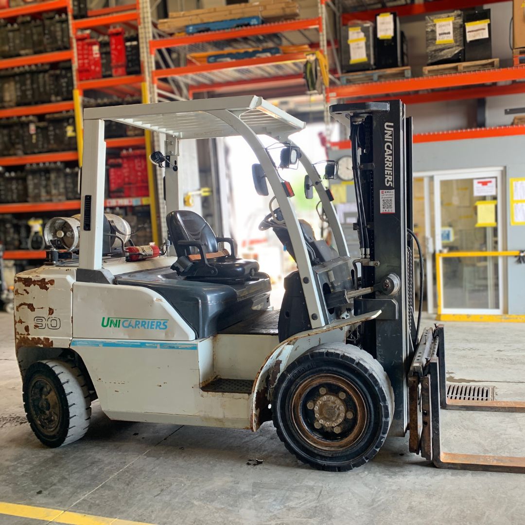 Chariot élévateur pneumatique à combustion interne Unicarriers - 9000 lb - PF90YLP