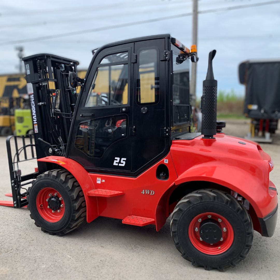 Chariot élévateur à combustion tout terrain - 5000 lb - CPCD25