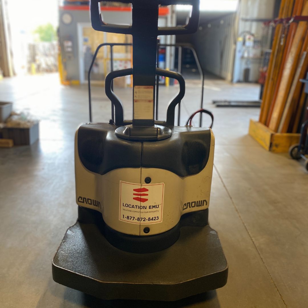 Crown 8000lbs Pallet Truck - PE4000-80 (1)