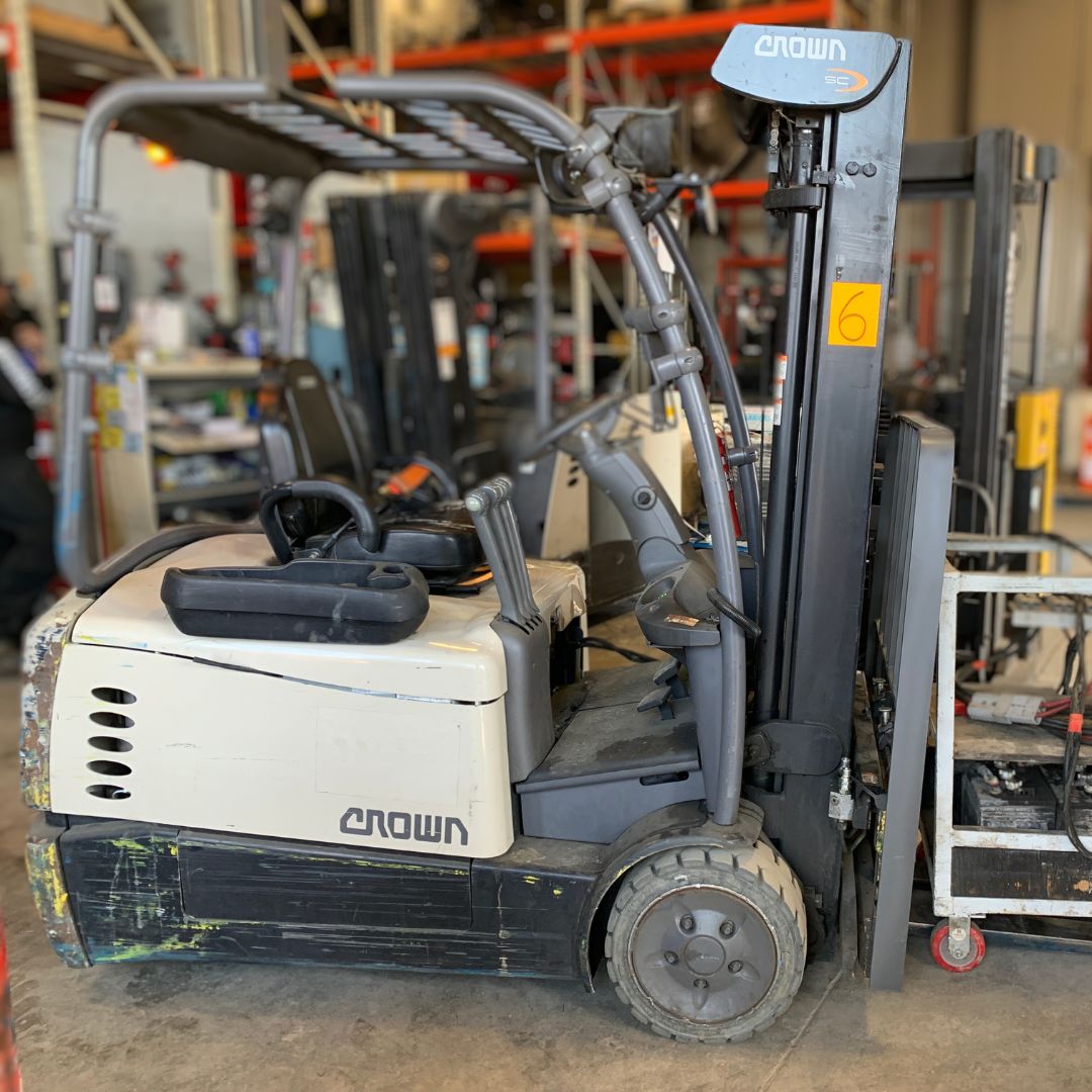 Chariot élévateur à 3 roues électrique à conducteur assis - 4000 lb - SC5245