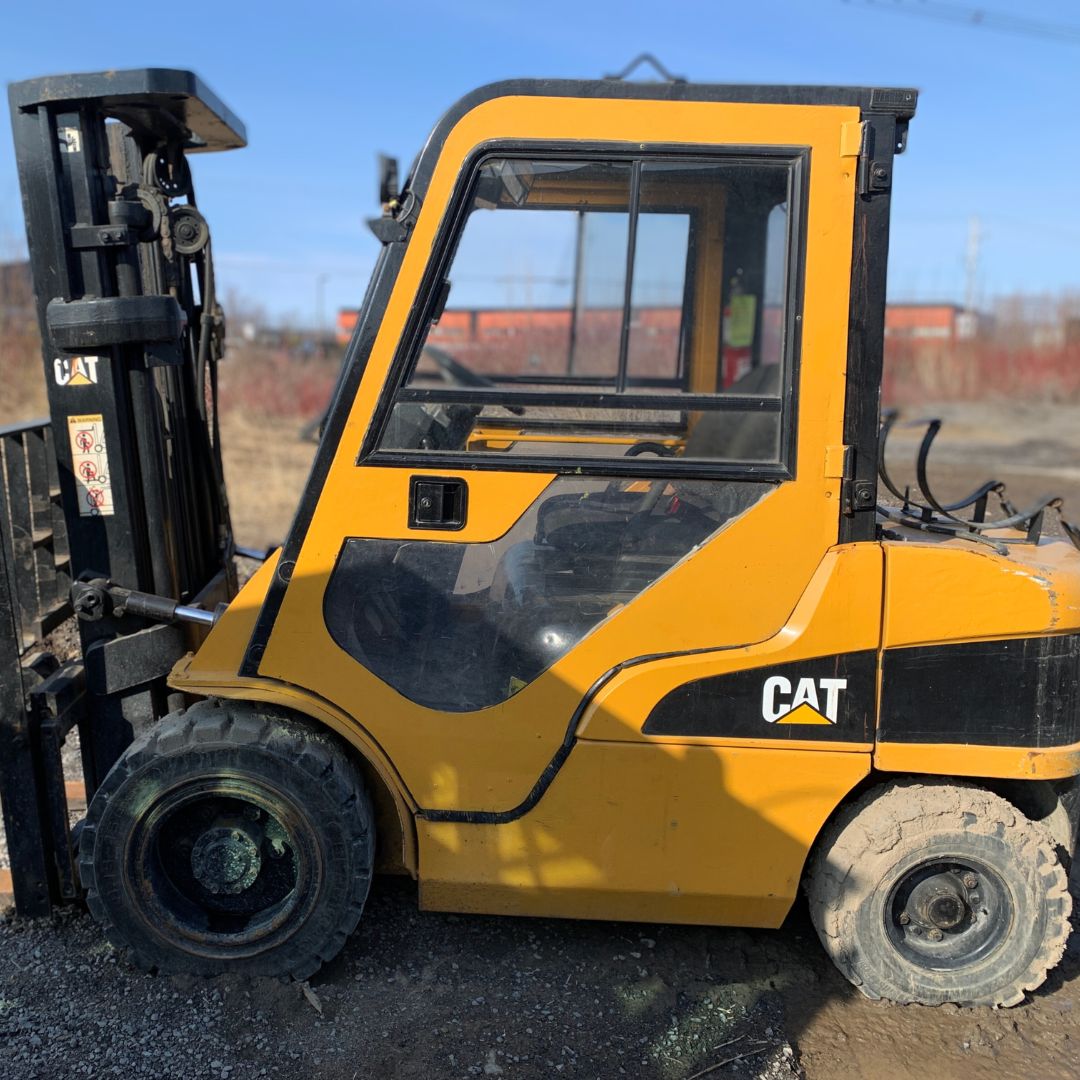 Internal Combustion Forklift with Pneumatic Tires - 6000 lb - P6000