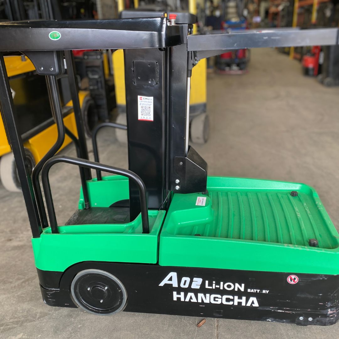 CJD02 570 lb Small Load Elevating Operator Station Order Picker