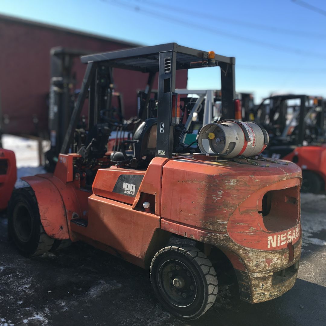 Chariot élévateur Nissan 10000lbs - PF100 (2)