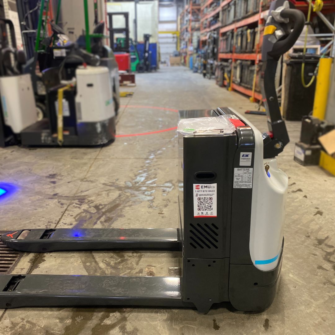 WLX45S 4500 lb Walkie Pallet Truck