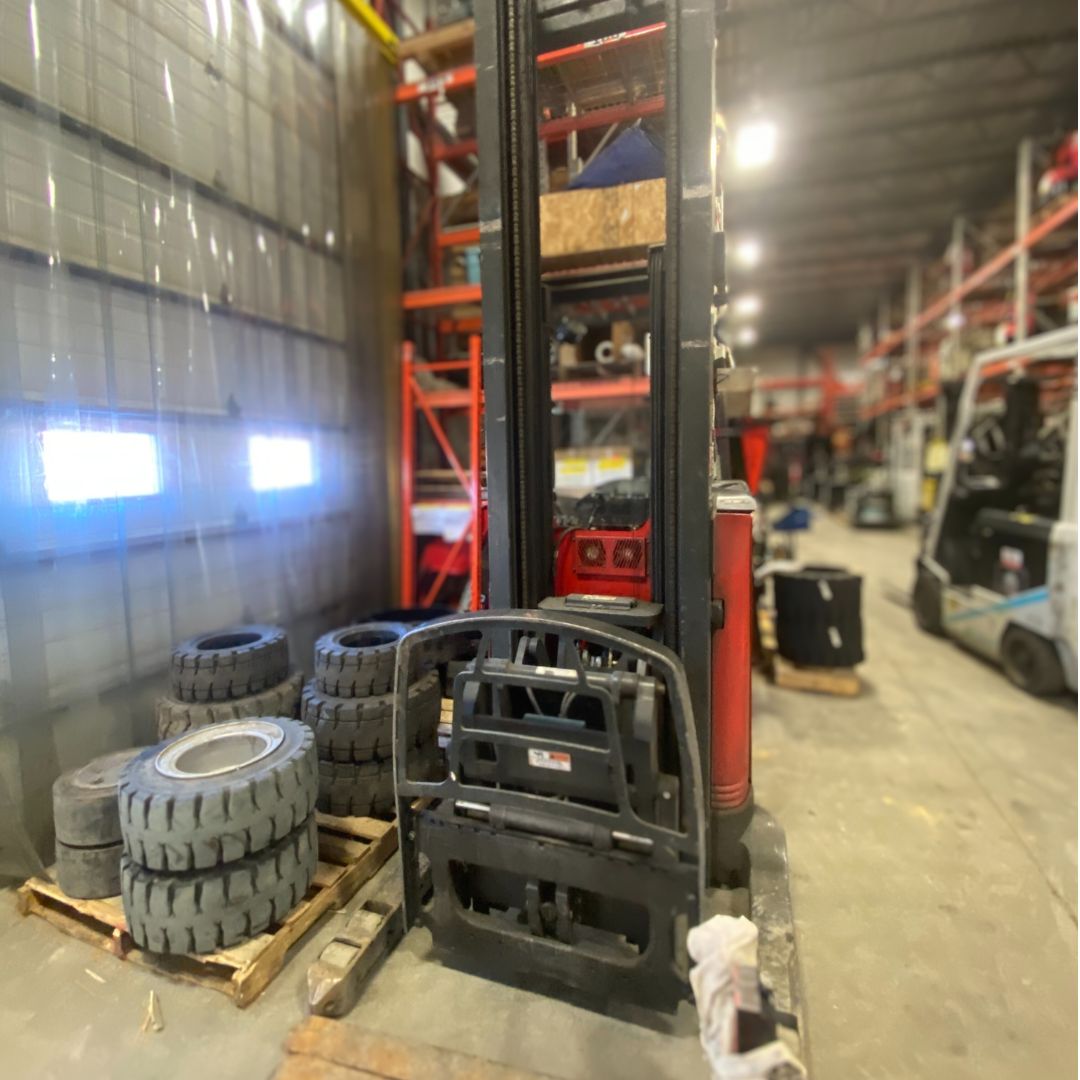 Chariot élévateur à allée étroite - 3200 lb - DR32TT