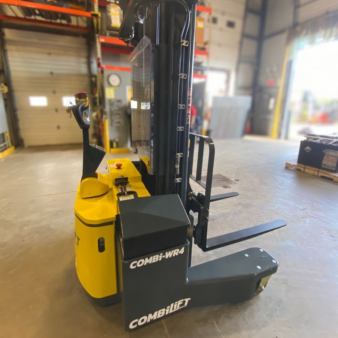 Combilift Multidirectional Forklift - 4400 lb - WR4