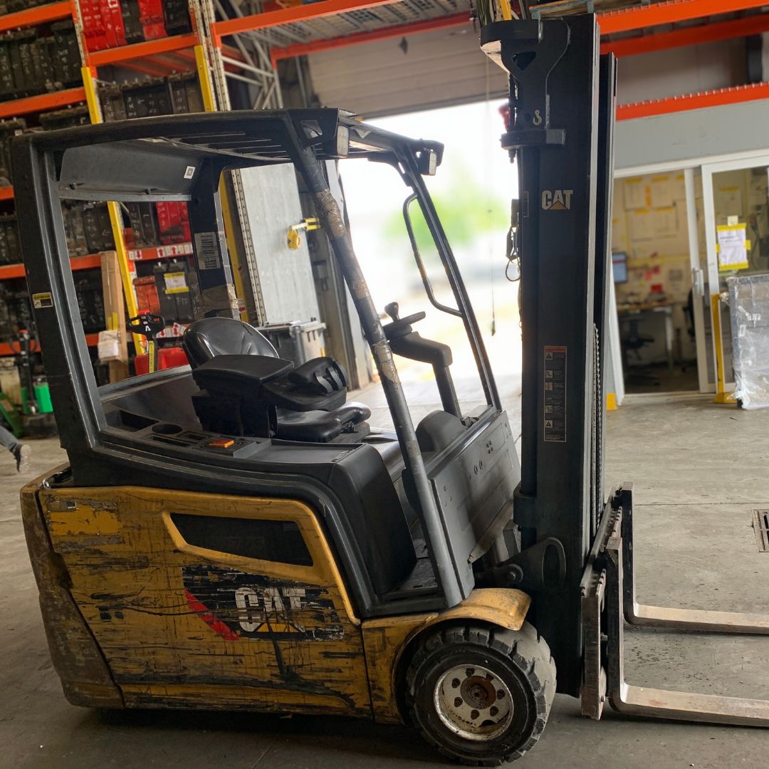 Chariot élévateur électrique Caterpillar - 4000 lb - 2ET4000