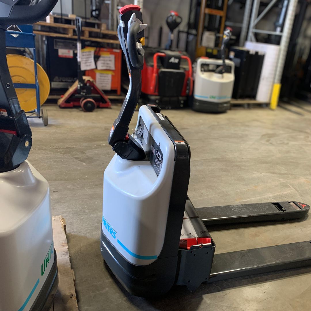 Unicarriers pallet truck - 4500 lb - WLX45S