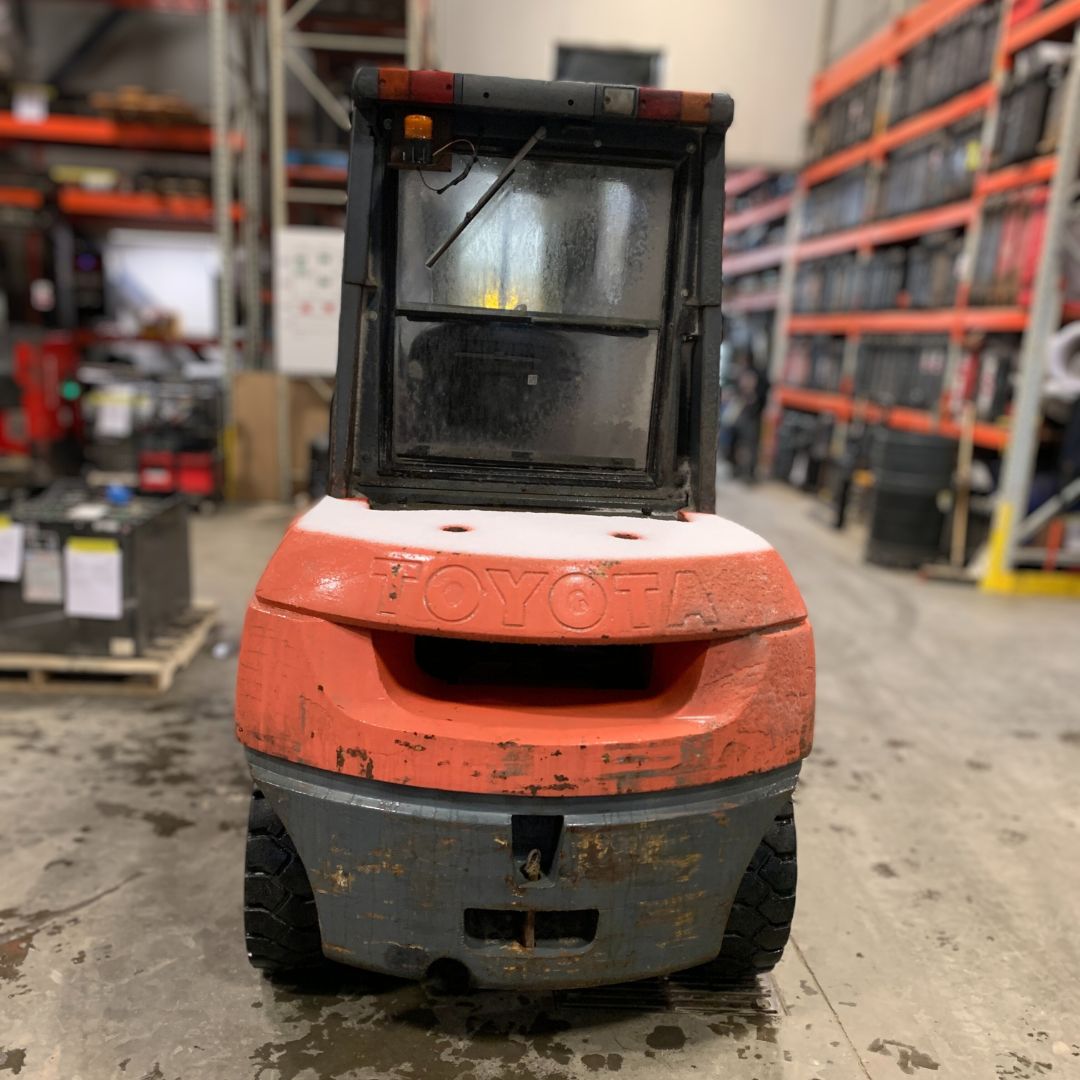 Toyota 7000lbs Forklift - 7FDU35 (2)