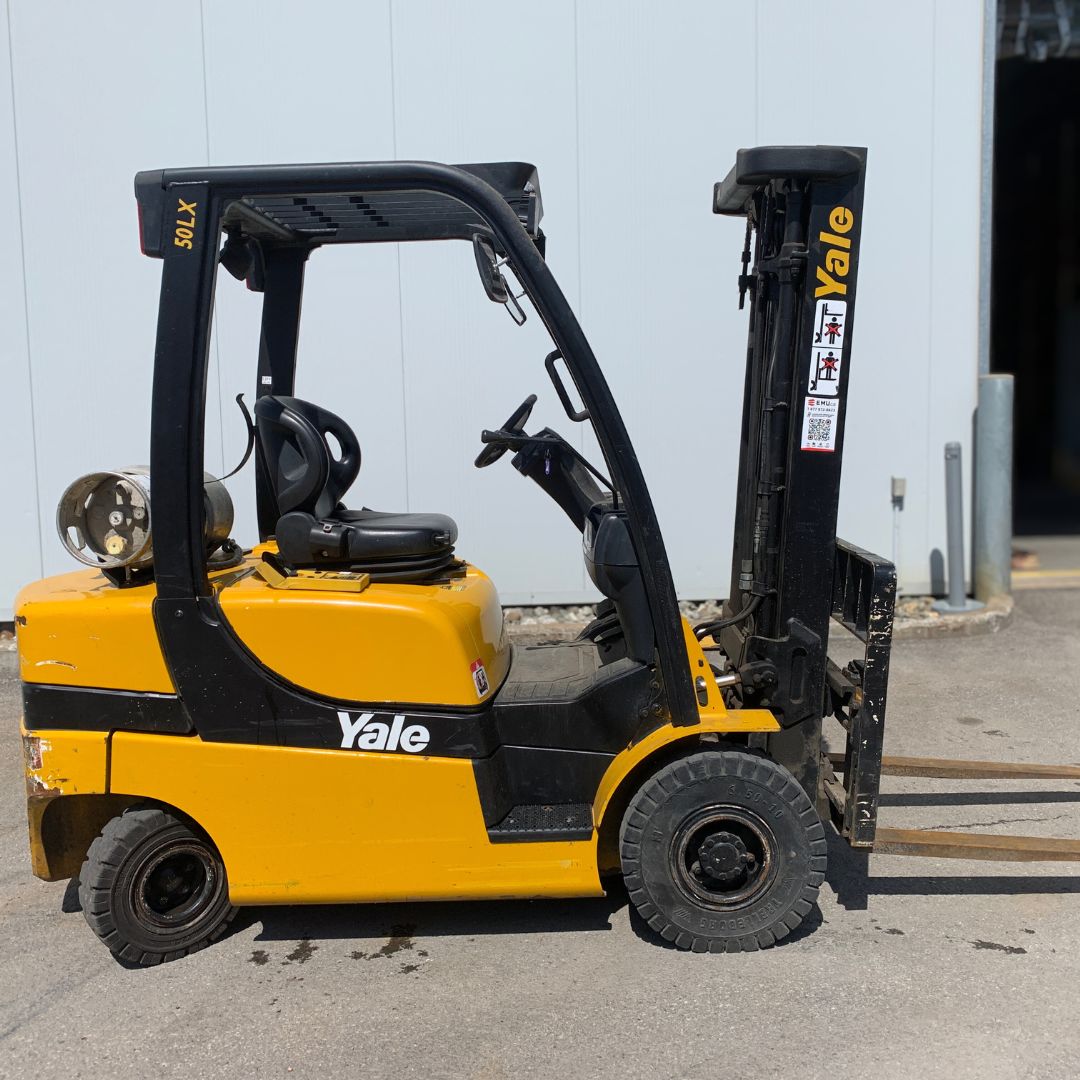 Chariot élévateur pneumatique à combustion interne Yale - 5000 lb - GLP050LXN