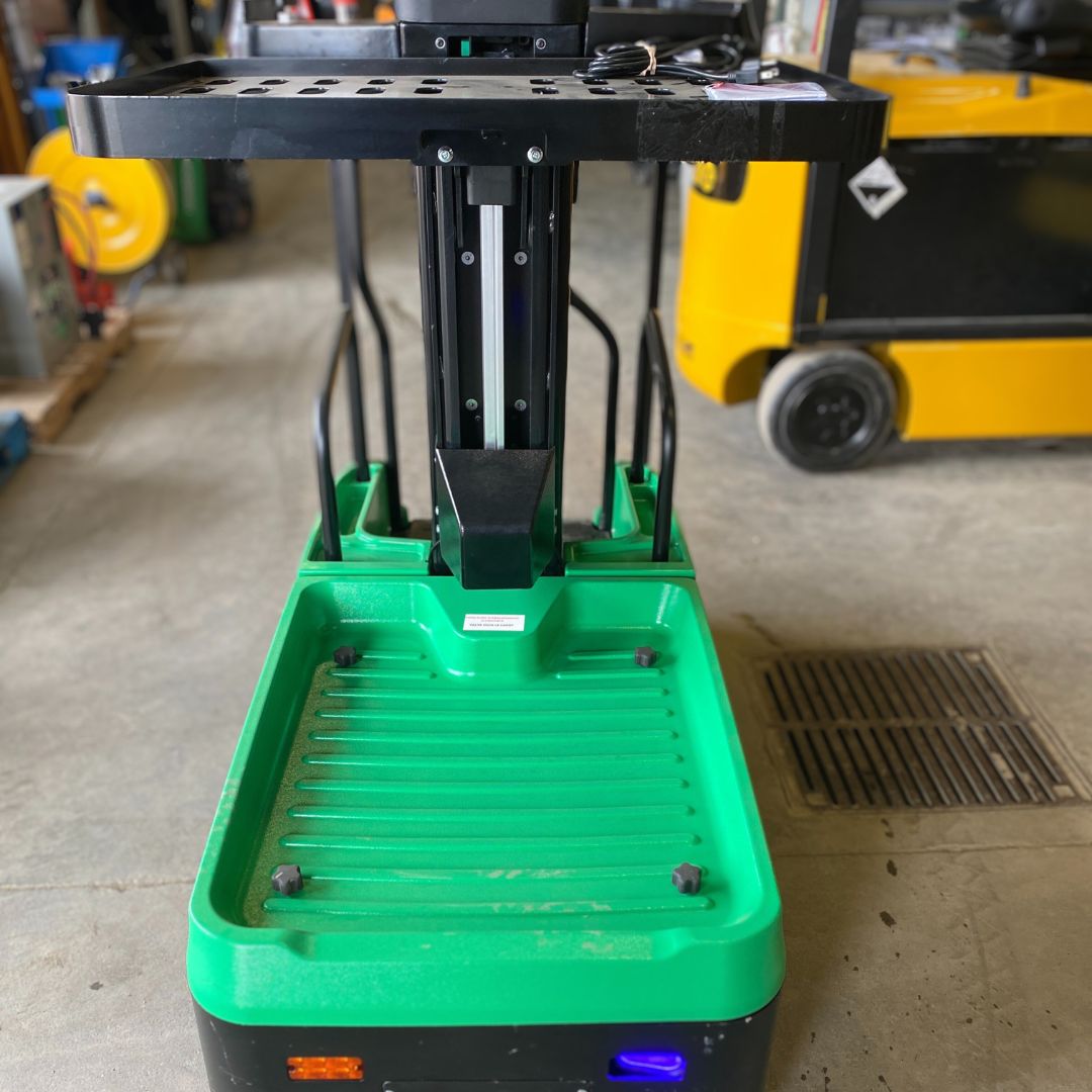 CJD02 570 lb Small Load Elevating Operator Station Order Picker