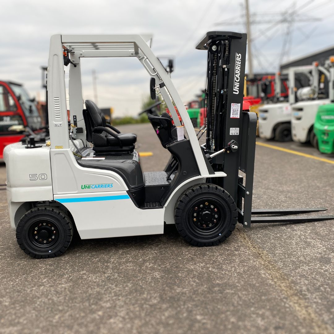 Unicarriers forklift 5000lbs - PF50 (2)
