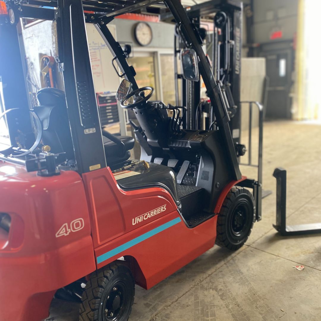 Chariot élévateur Unicarriers 4000lbs - PFS40 (2)