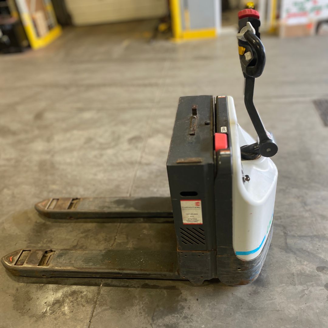 Unicarriers pallet truck 4500lbs - WLX45S (2)