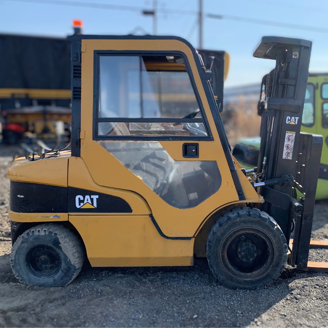 Internal Combustion Forklift with Pneumatic Tires - 6000 lb - P6000