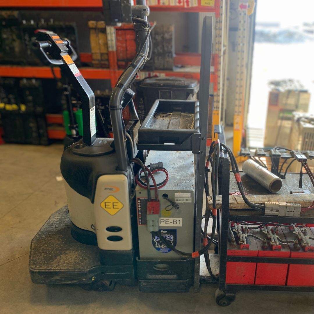 Operator-operated pallet truck - 6000 lb - PE4500