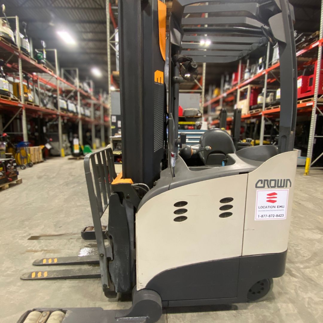 Chariot élévateurs à allée étroite Crown - 4500 lb - RM6095S