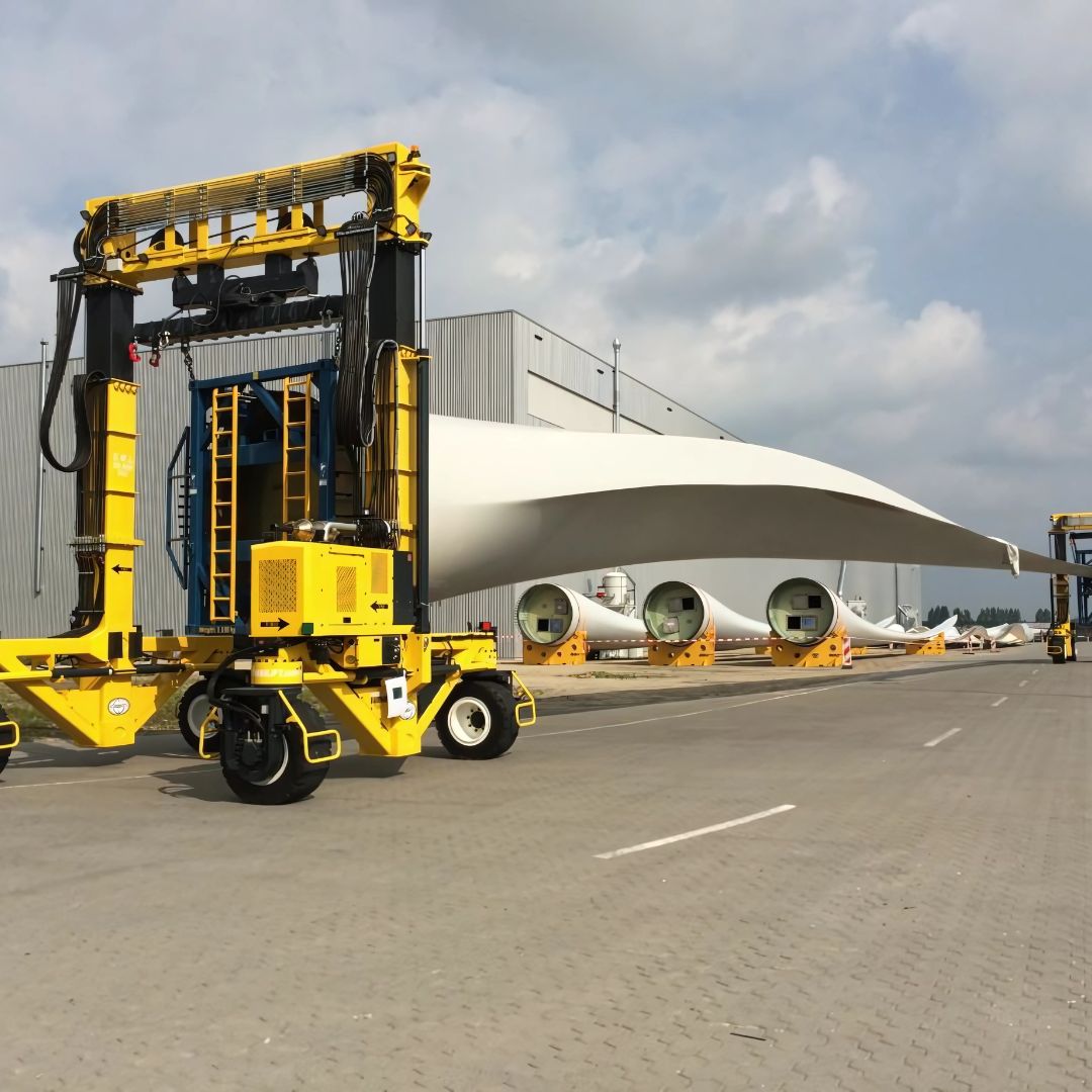 Straddle Carrier - Green Energy Industry - Combi-SC