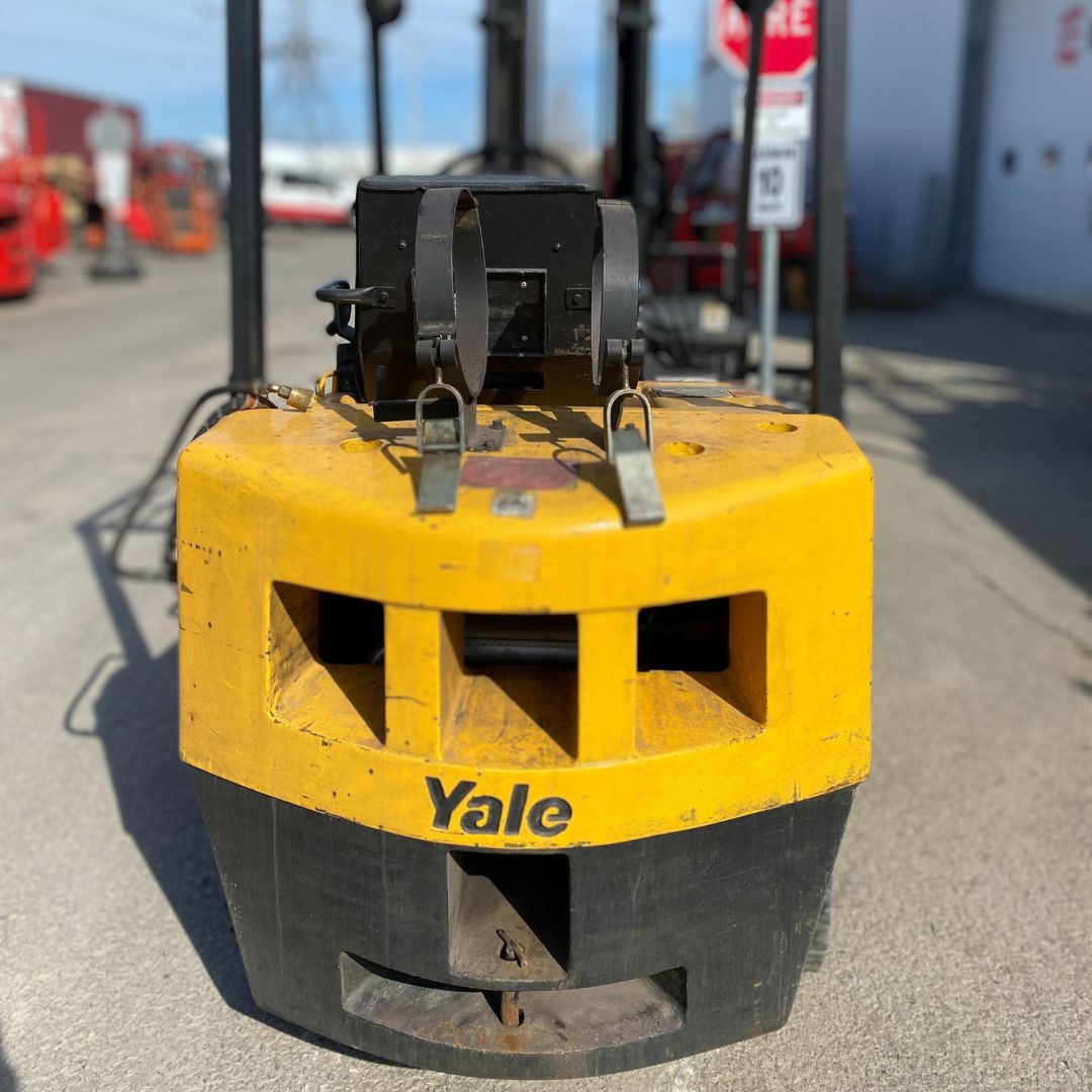 Chariot élévateur à combustion interne avec pneus pneumatiques - 4000 lb - GLP040