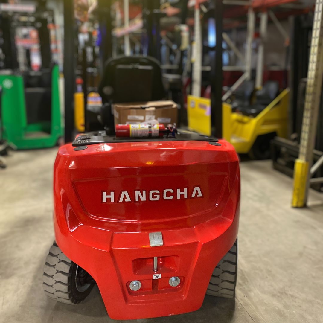 Chariot élévateur à 4 roues électrique à conducteur assis avec pneus pneumatiques- 7000 lb - CPD35