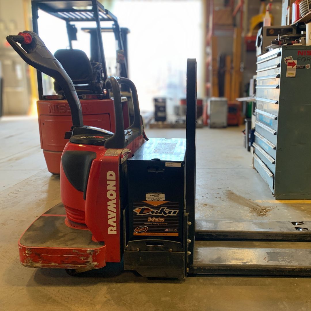Transpalette Raymond - 6000 lb - 8410