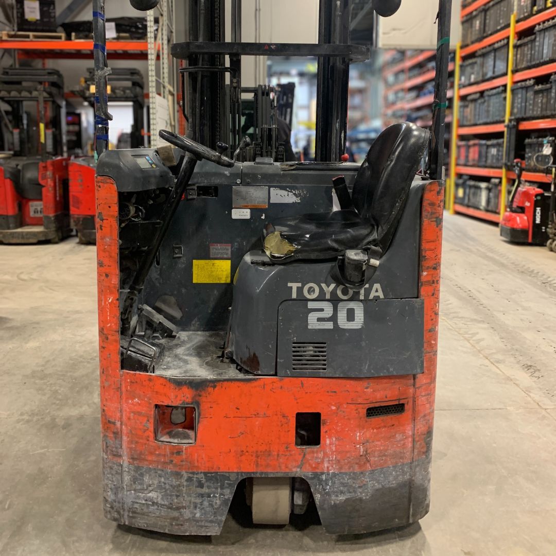 Chariot élévateurs à allée étroite Toyota - 4000 lb - 6FBRE20