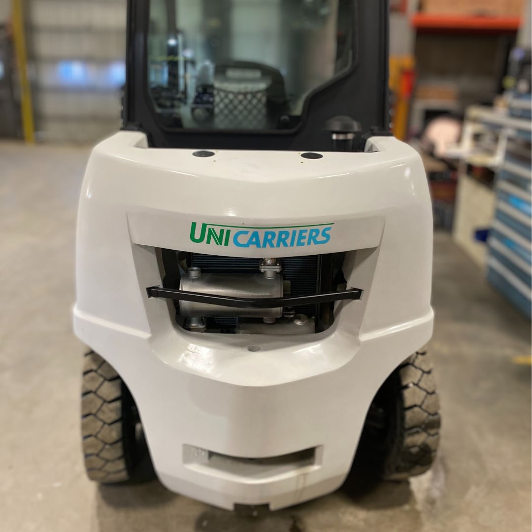 Chariot élévateur à combustion interne avec pneus pneumatiques et tout terrain - 8000 lb - PFD80N2