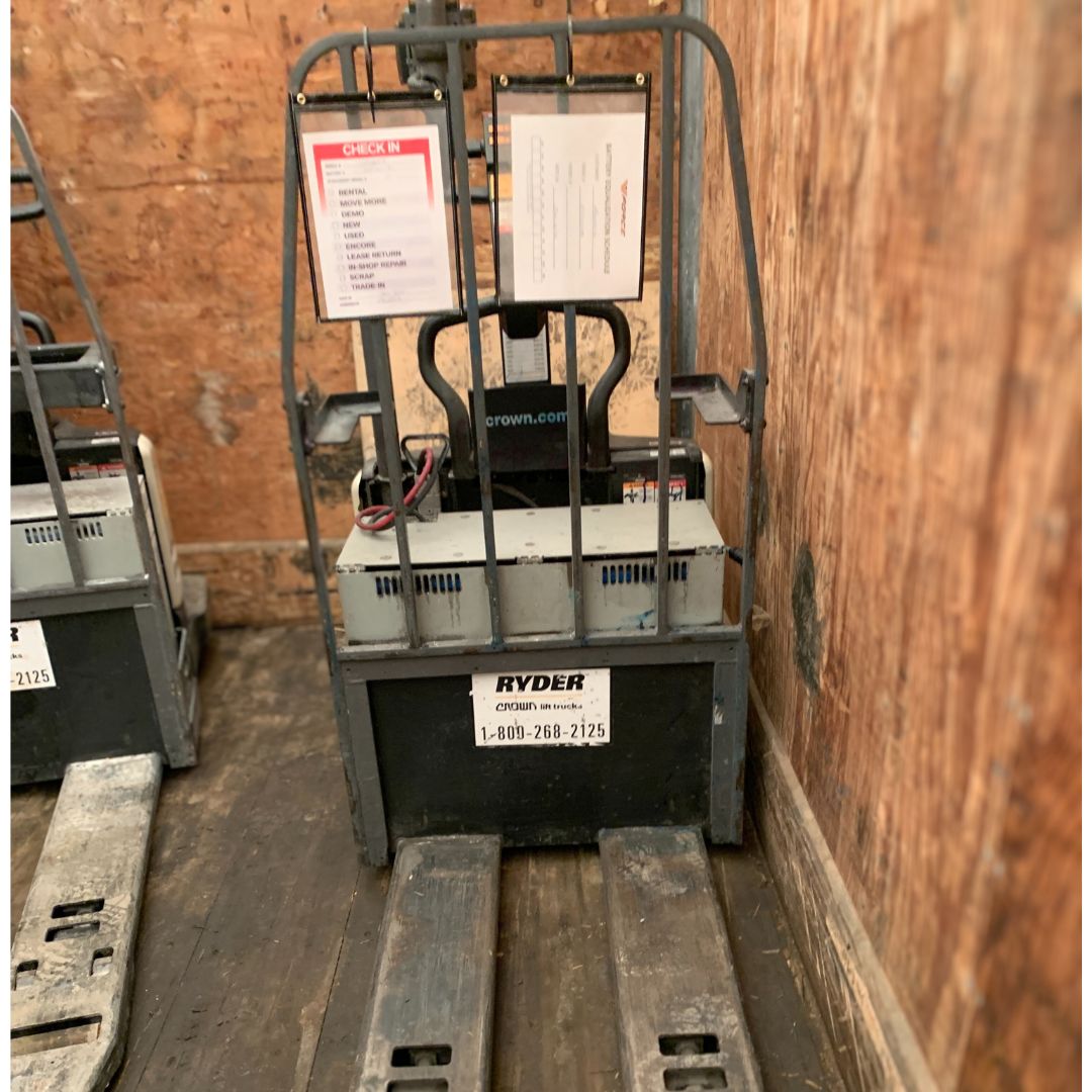Operator-operated pallet truck - 6000 lb - PE4500