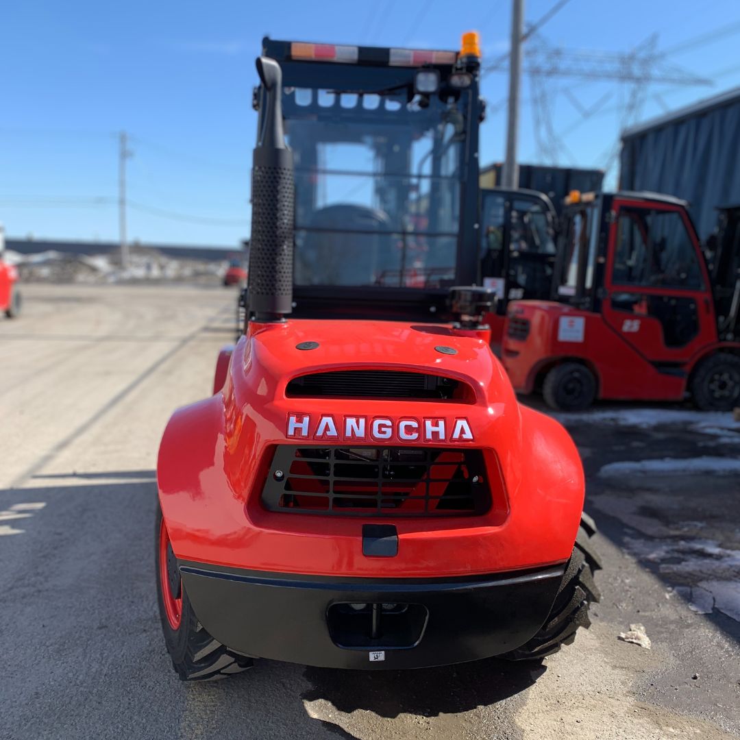 Chariot élévateur à combustion tout terrain - 5000 lb - CPCD25