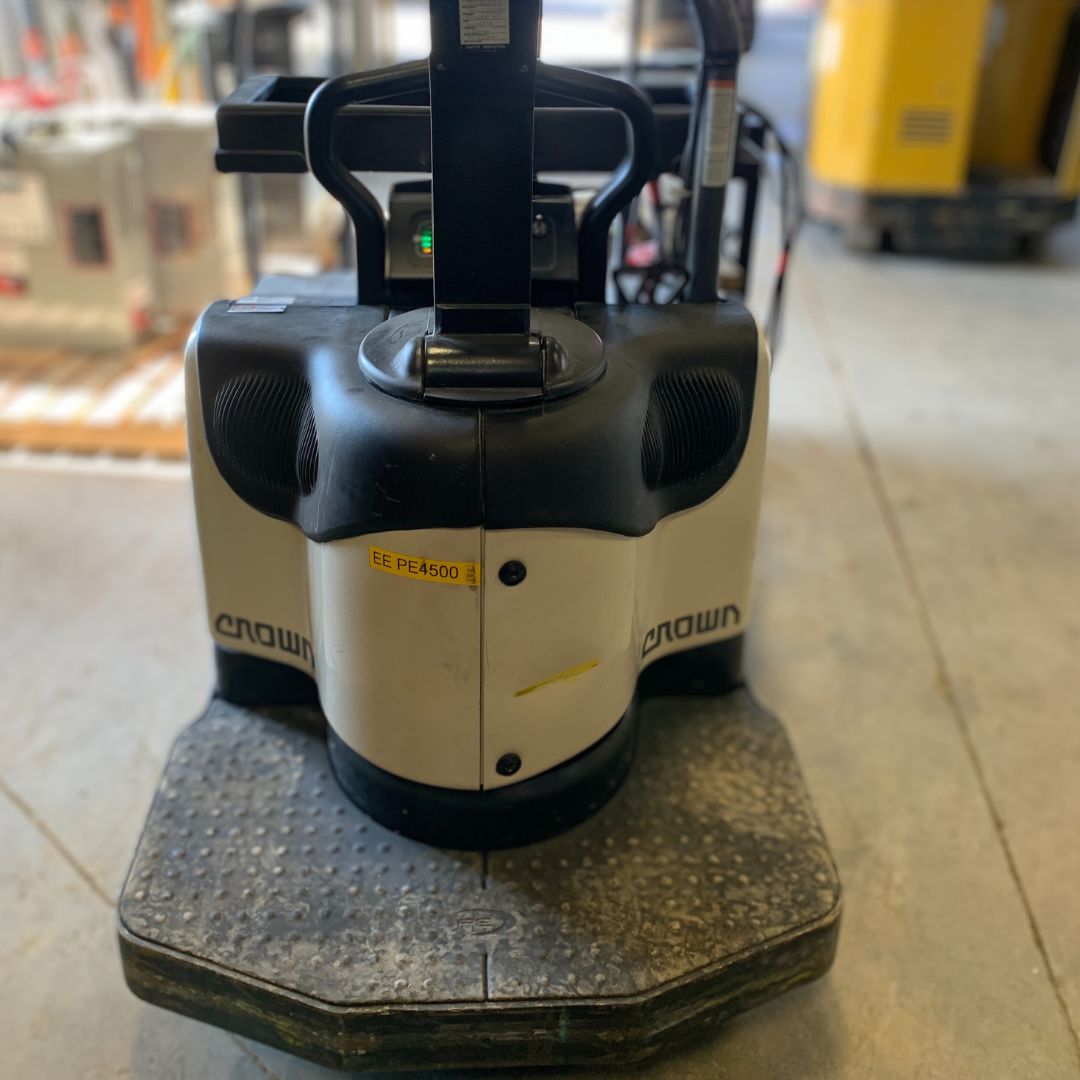 Operator-operated pallet truck - 6000 lb - PE4500