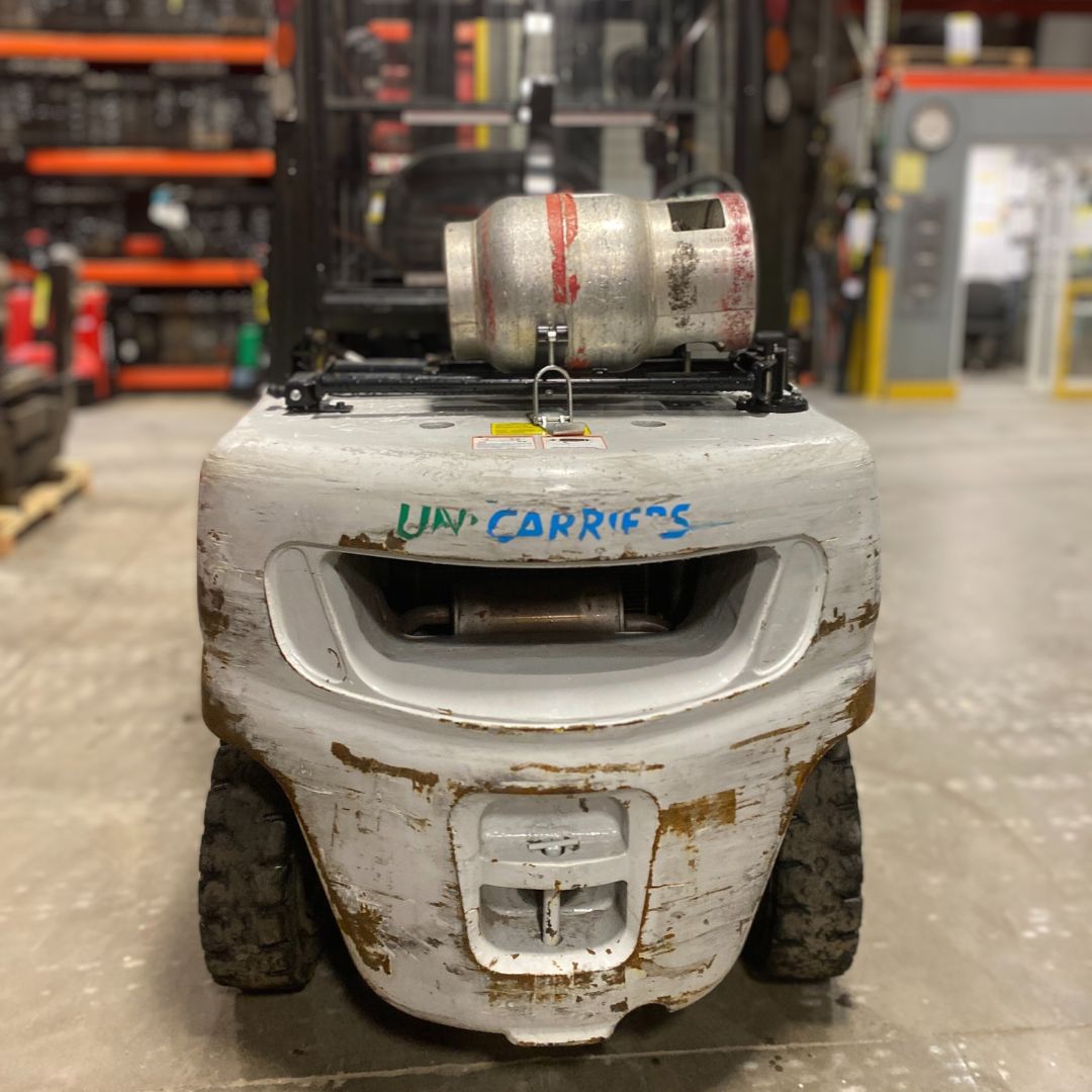 Chariot élévateur à combustion interne avec pneus pneumatiques - 6000 lb - PF60LP