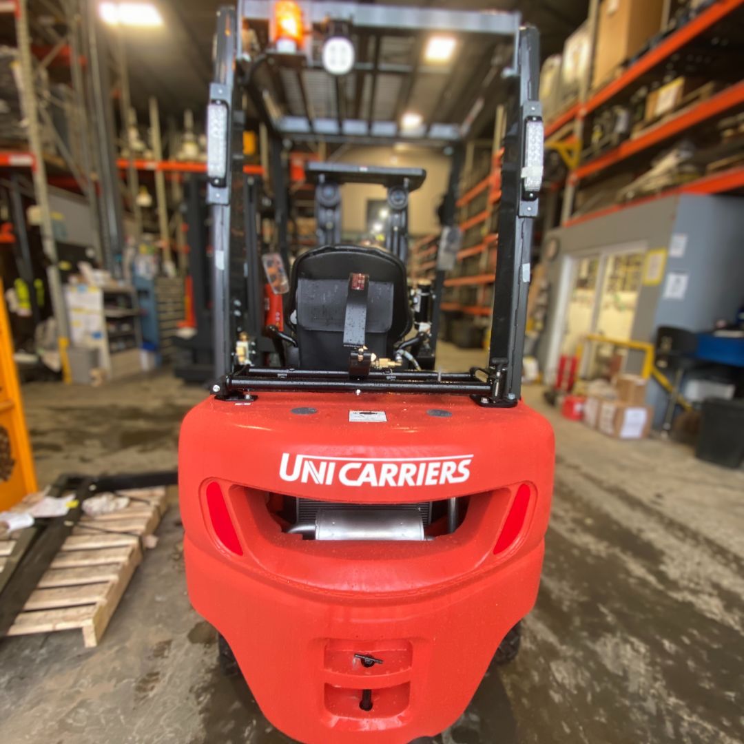 Chariot élévateur Unicarriers 4000lbs - PFS40 (3)