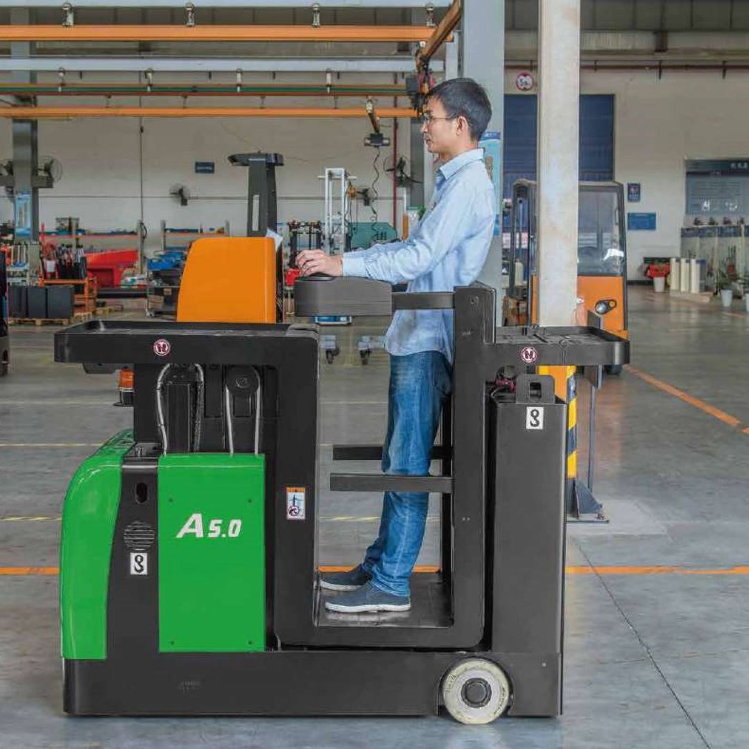 Préparateur de commandes électrique au Lithium à niveau moyen - 1000 lb - Série A.