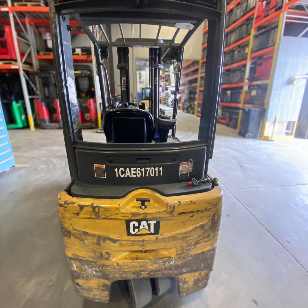 Chariot élévateur électrique Caterpillar - 4000 lb - 2ET4000