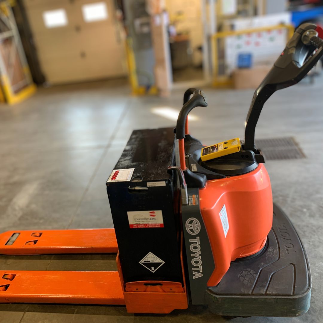 Toyota 6000lbs Pallet Truck - 8HBE30 (3)