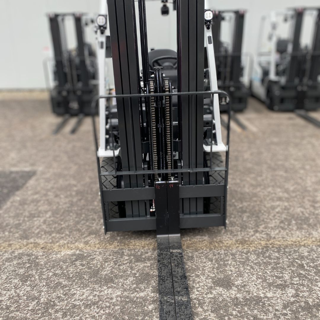 Chariot élévateur Unicarriers 5000lbs - PF50 (4)