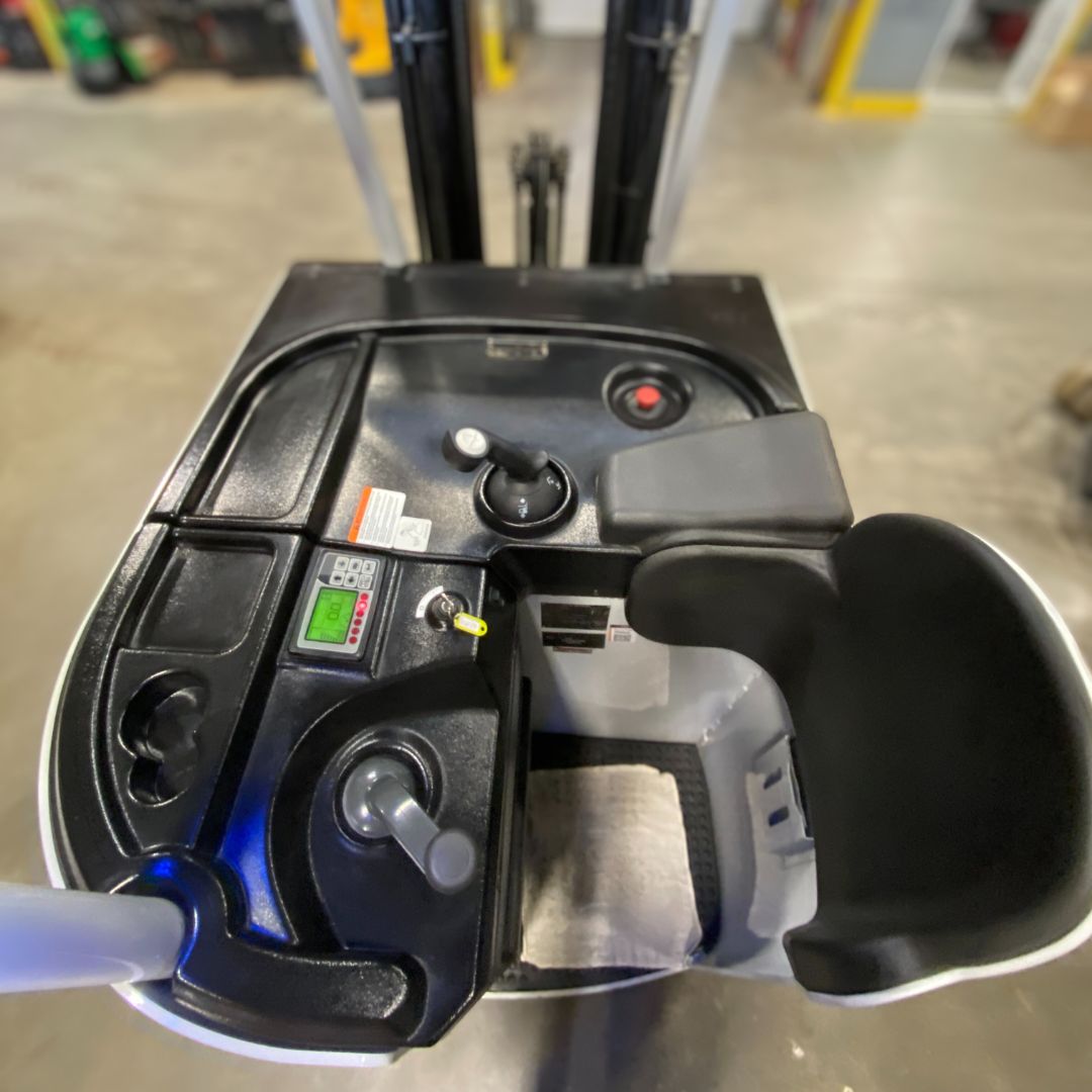 Chariot élévateur Unicarriers 4000lbs - SCX40N (4)