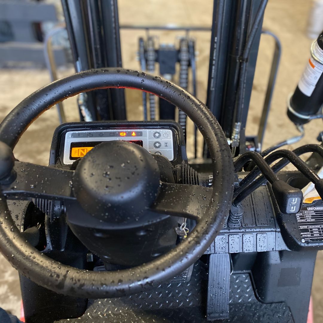 Chariot élévateur Unicarriers 4000lbs - PFS40 (4)