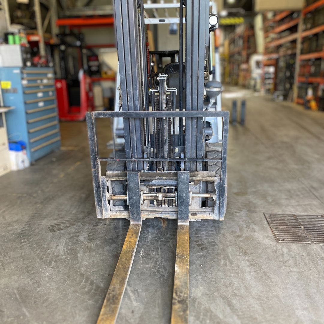 Chariot élévateur Unicarriers 5000lbs - PFD50M (4)