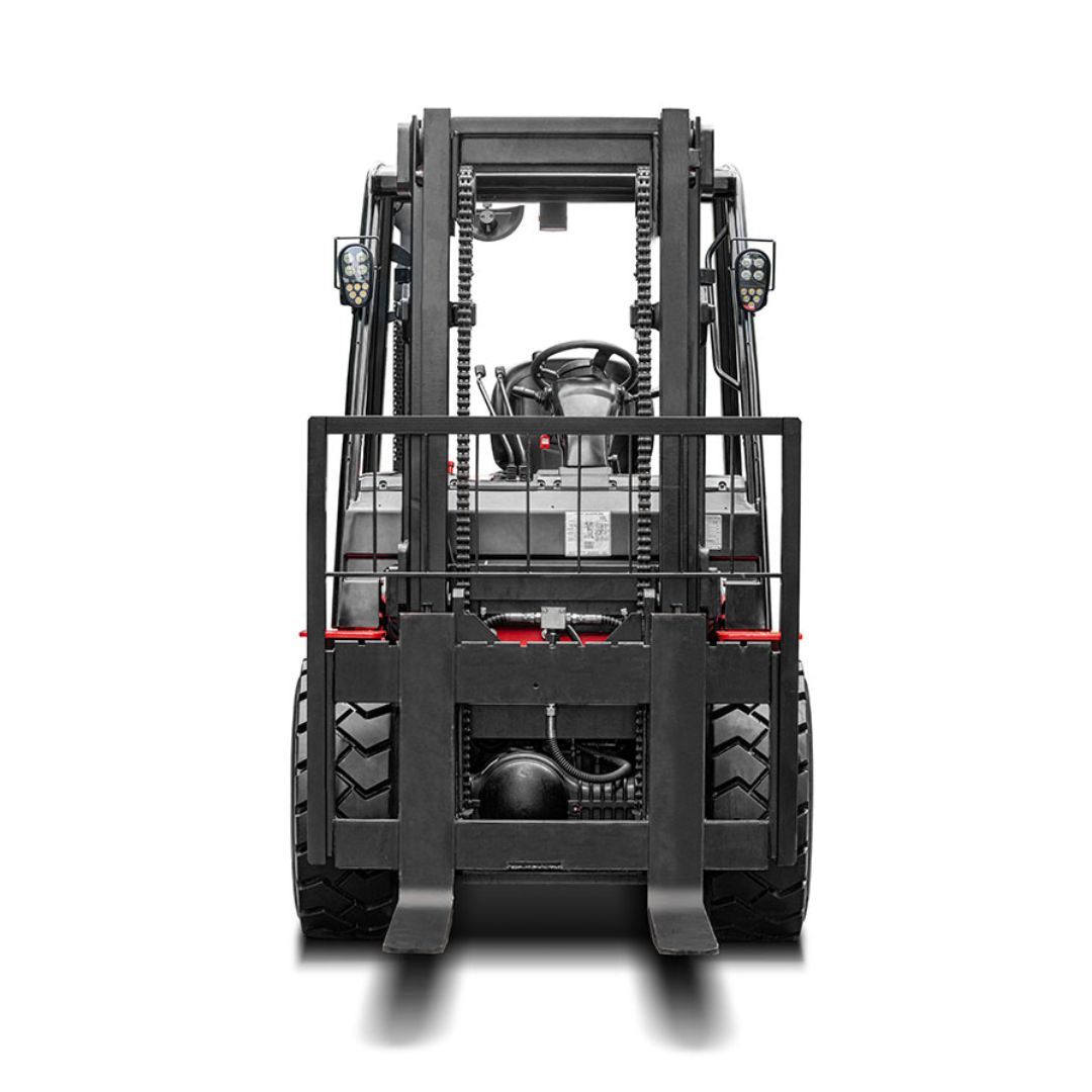 Internal Combustion Counterbalance Forklift with Pneumatic Tires - 8000-11000 lb - XF2 Series.